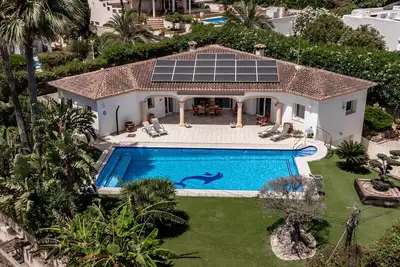 Image de Villa à louer à Benissa Acacias, à Cala Pinets avec piscine privée pour 6 pax