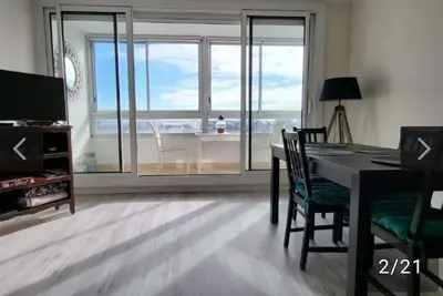 Image de Appartement au Dernier Étage Tout Confort à 7mn à Pied de la Plage
