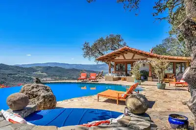 Image de Private Vineyard Hilltop Estate