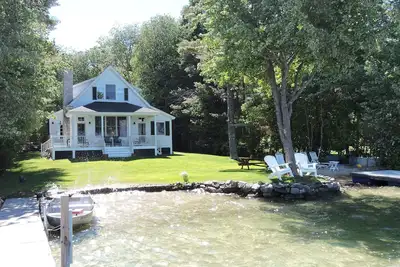 Image de Crystal Clear Water And Charming Home on Winnipesaukee