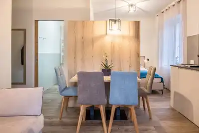 Image de Appartement \"Annabel\" avec vue sur les montagnes, balcon français et Wi-Fi