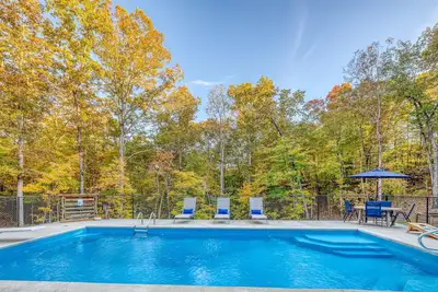 Image de Spring Break - Pool, sleeps 19, theater, hot tub, gameroom, & 5 min to downtown