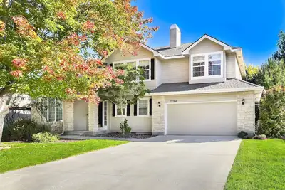 Image de The Promenade - Spacious home/yard & walking path
