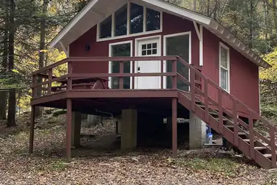 Image de Cozy Cabin Overlooking the River!