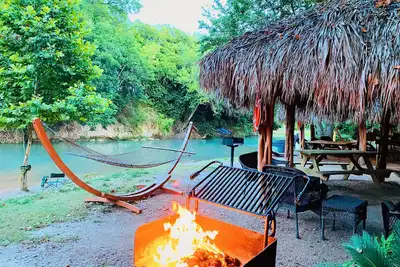 Image de #38 Son's River Ranch - Glamping Cabin w/ 2 Queen Beds