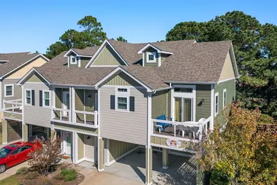 Beachaholic: Rec Room | Pool Access