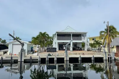 Large Keys Home in Heart of Tavernier with 50 ft of deep water dock.