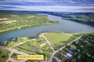 Image de Lake Travis Bungalow in Jonestown
