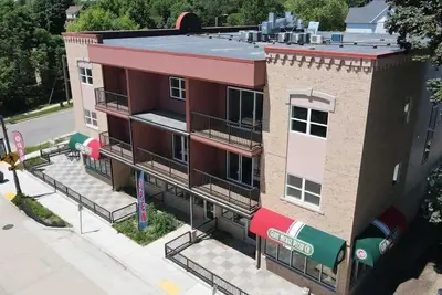 Image de 2 Bedroom - Main Street Sun Prairie Wi