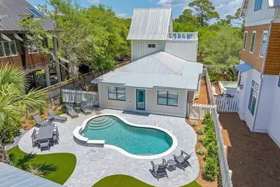 Image de Graytfully B - Updated Grayton Beach Home + Guest House, Heated Pool + Bikes!