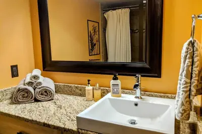 Image de Cozy condo perfectly located in resort\/golf course. Minutes from Brundage\/McCall