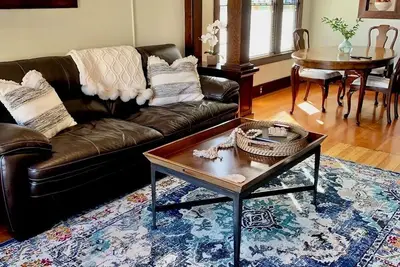 Image de Historic Downtown Riverview Flat, No. 2