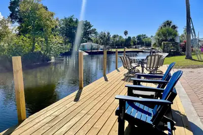 Image de Epic Weeki Wachee riverfront home Waterfront Kayaks included