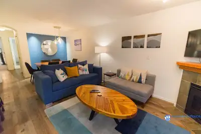 Image de Village Center Condo with Private Hot Tub and Pool access