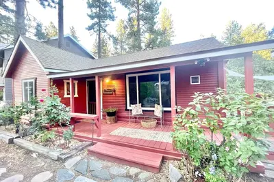 Image de Cozy Cottage|Swing Set/Fenced Yard/Pet friendly