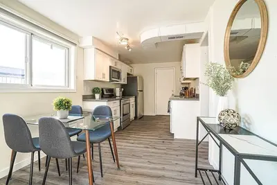 Image de Spacious 4br Home - 5 min to SeaTac Airport