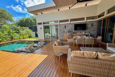 Image de Private Pool with direct access to 2 beaches!