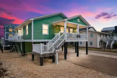 Image de Anchors Away 3 Bedrooms Second Row