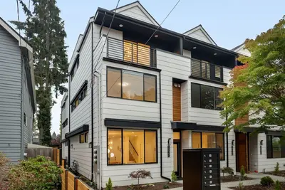 Image de Perch - Ballard Bliss: Great Ballard location! Spacious 3br w/parking