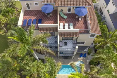 Image de Gertrude's Siesta | 100% Private, Pool, Terraces, Rooftops, in Siesta Village at best Beach! .