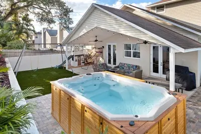 Image de Multi Family, Close to Beaches, Great Back Yard