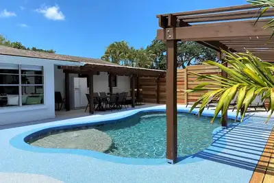 Image de New! The Dunes-Heated Private Pool, Hot Tub, Private backyard-5mi to beach