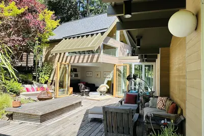 Image de Private Mountain Retreat, yet 5 mins from everything. Live the Marin lifestyle.