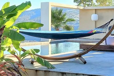 Image de Luxueux appartement dans propriété contemporaine, jardin privatif, piscine