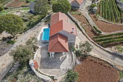 Image de Superbe maison Ă Lokvicici avec jacuzzi