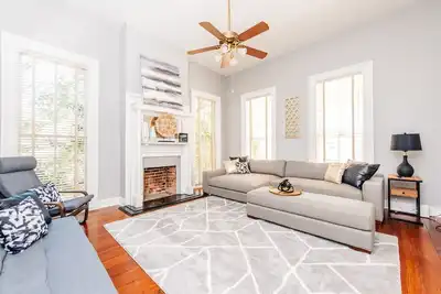 Image de Downtown Macon Duplex-Walk to Concerts, Food & Nightlife