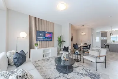 Image de Modern 3br Home W/King Bed & Family-Friendly Amenities | 14min to Airport