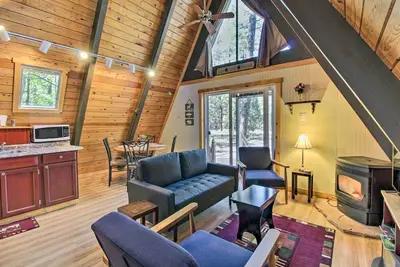 Image de A-Frame Cabin w/ Deck & Grill in Pinetop!