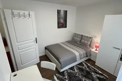 Image de Remarkable 1-Bed Apartment in Rosny-sous-Bois