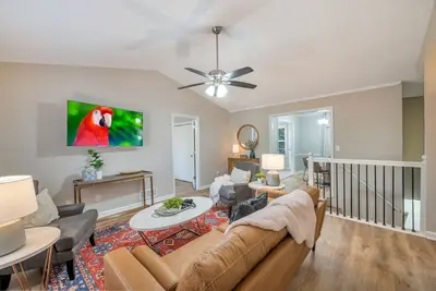 Image de Ath - Downtown Woodstock walkable. Fenced yard for pets! 165