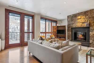 Image de Solaris 5a East - 4 Bedroom + Den