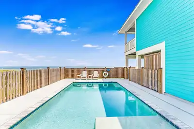 Image de Destination Relaxation 4 Br 4 Bath Beachfront home with Private Pool