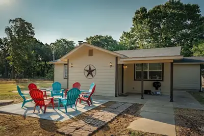 Image de 2Bdrm Sleeps 10 Swim! Fish! Grill! Firepit!