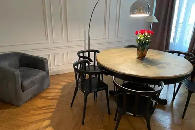 Image de St Germain des Prés : 2 bedrooms apartment, sleep : 6, elevator, 1 bathroom/Wc