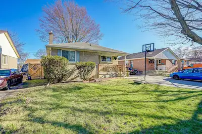 Image de Cozy 4-Bedroom Bungalow