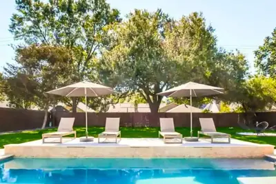 Image de 5br/3. 5b Pool, Sauna, Game Room, Bar