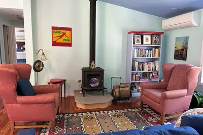 Image de Blue Lake House - Enjoy the glow and warmth of a wood stove
