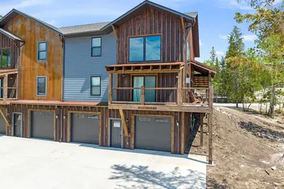 Image de Embers Gulch 1 brand new duplex, wifi, hot tub, paved roads, shared pool access