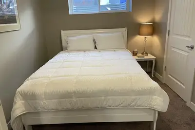 Image de Executive suite walking distance to Mill Creek ravine & downtown