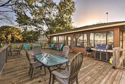 Image de Private Beach & Dock: Home on Eagle Mountain Lake