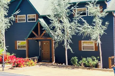 Image de Breathtakingly Beautiful- 6br/6ba Lakefront Cabin Sleeps 16
