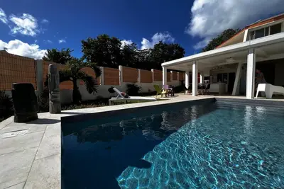 Image de Villa Emilie au Diamant avec piscine et plage privée