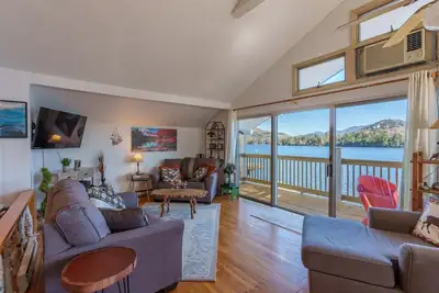 Image de Mirror Lake Views Apartment | 2 Bed, 1. 5 Bath