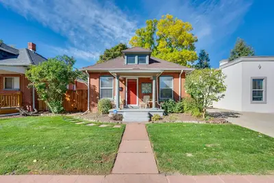 Image de Furnished Patio + Yard: Denver Bungalow!