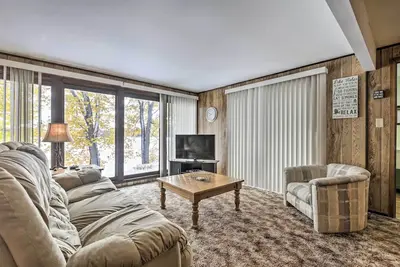 Image de Lakefront Eagle River Cottage w/ Private Dock