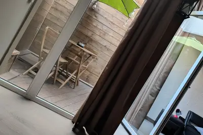Image de Charmant hébergement avec jaccuzi et sauna privatif